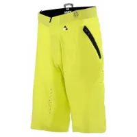 100% Celium Kurze Hose