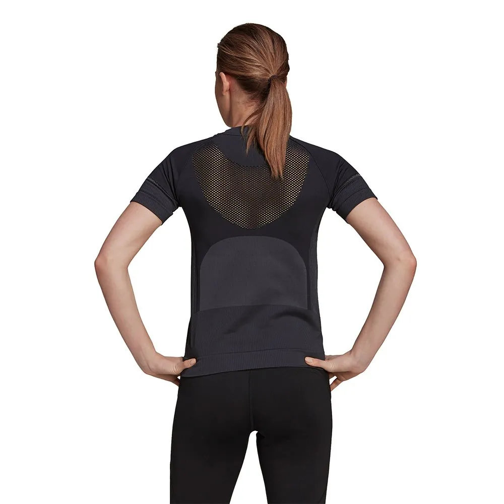 adidas Primeknit Kurzarm-t-shirt female, Black / dgh solid grey adidas Primeknit Kurzarm-t-shirt female, Black / dgh solid grey