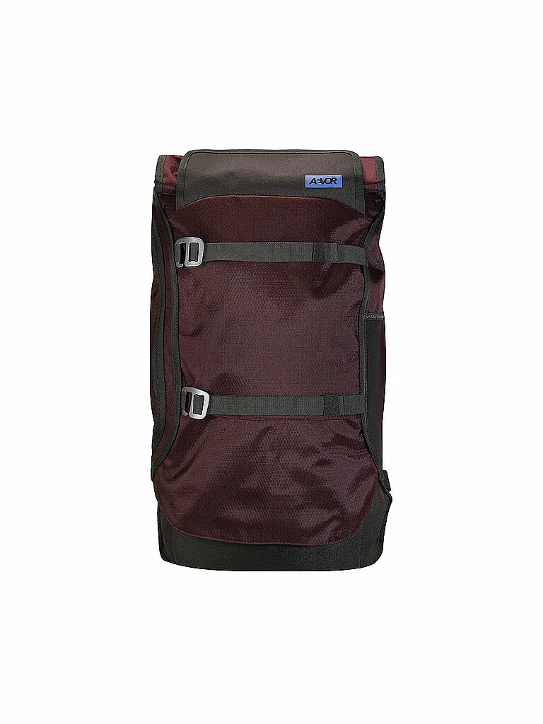Aevor Rucksack Travel Pack Proof Black 38-45L, Dunkelrot Aevor Rucksack Travel Pack Proof Black 38-45L, Dunkelrot