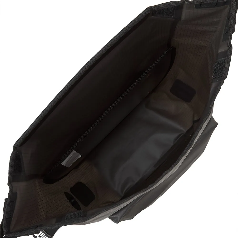 ALTURA Thunderstorm Fahrradtasche 15l, Charcoal, One Size ALTURA Thunderstorm Fahrradtasche 15l, Charcoal, One Size