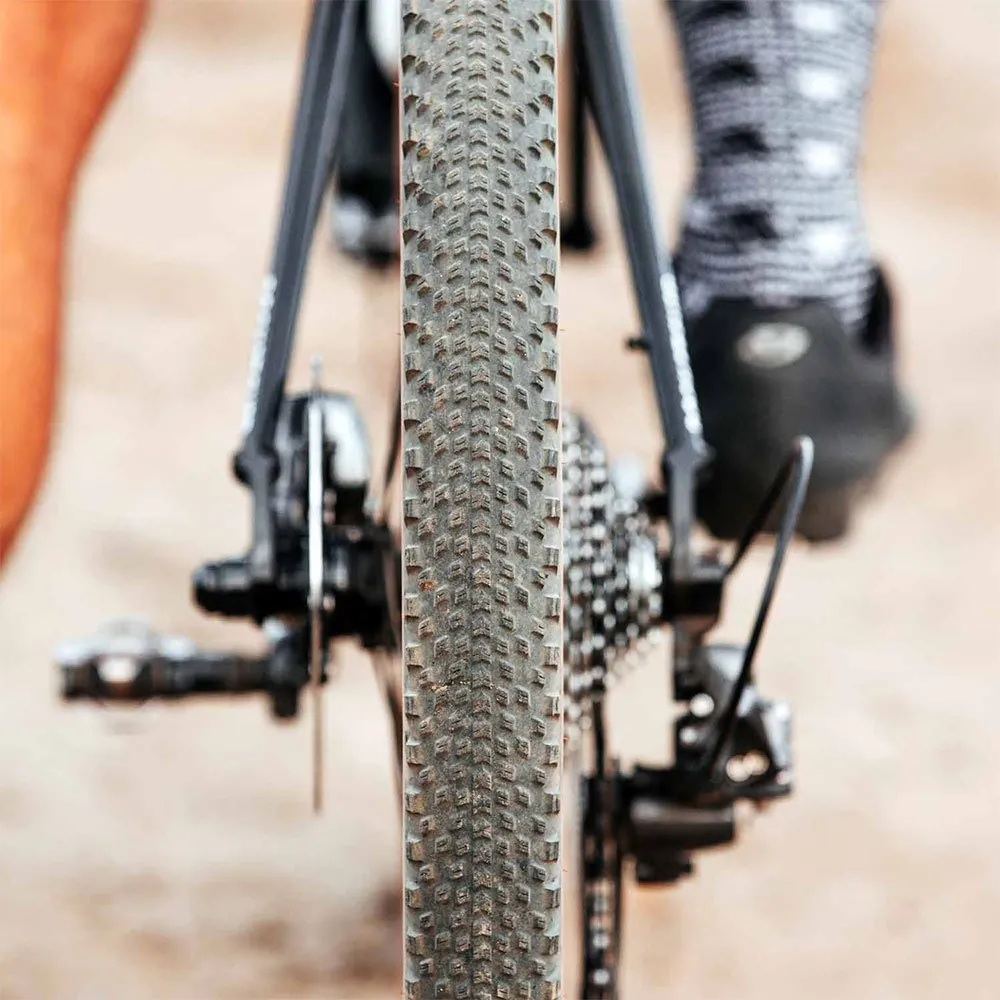 American Classic Wentworth Loose Terrain Tubeless 700 X 40 Gravelreifen American Classic Wentworth Loose Terrain Tubeless 700 X 40 Gravelreifen