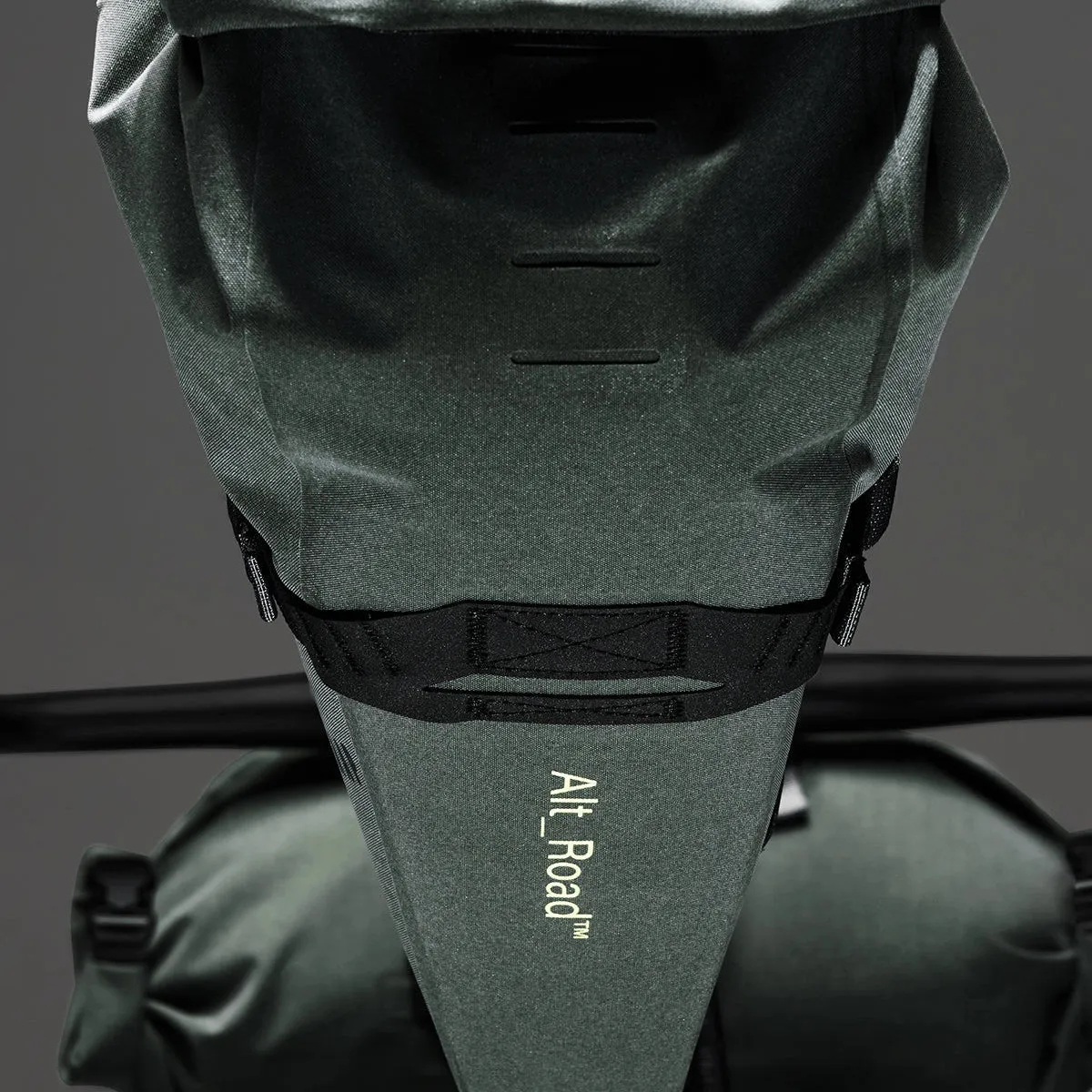 Apidura MAAP x APIDURA Sattel Pack 7L, Loam Apidura MAAP x APIDURA Sattel Pack 7L, Loam