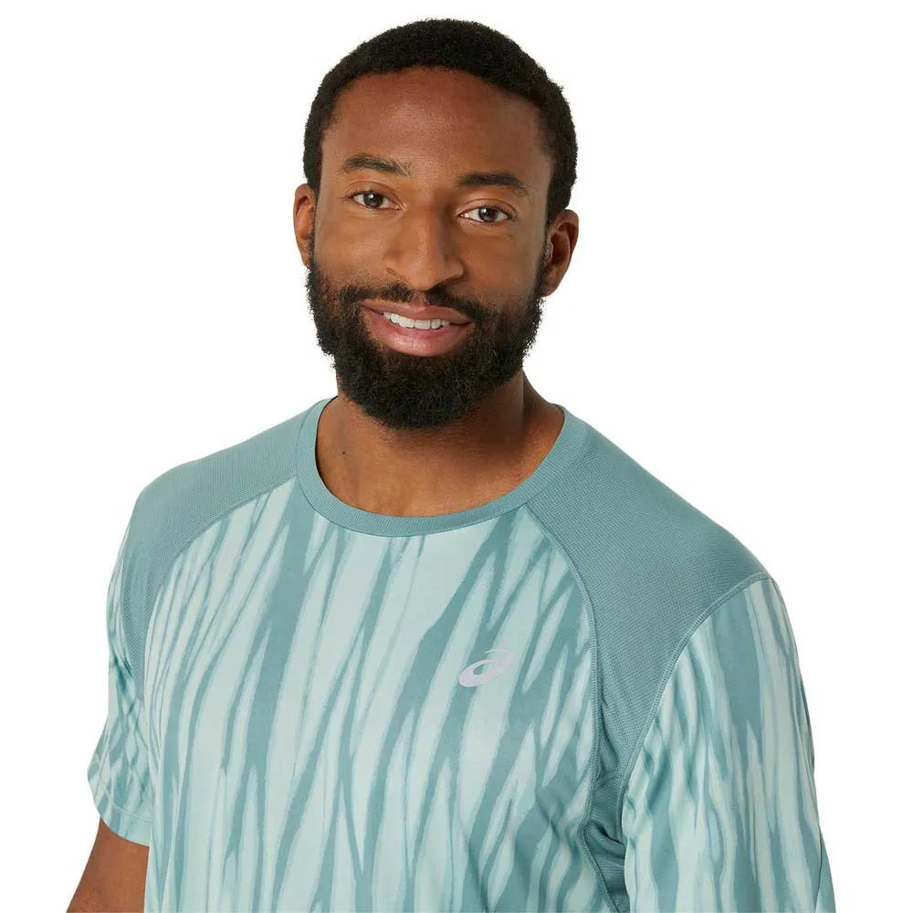 Asics Road All Over Print Kurzarm-t-shirt male Asics Road All Over Print Kurzarm-t-shirt male