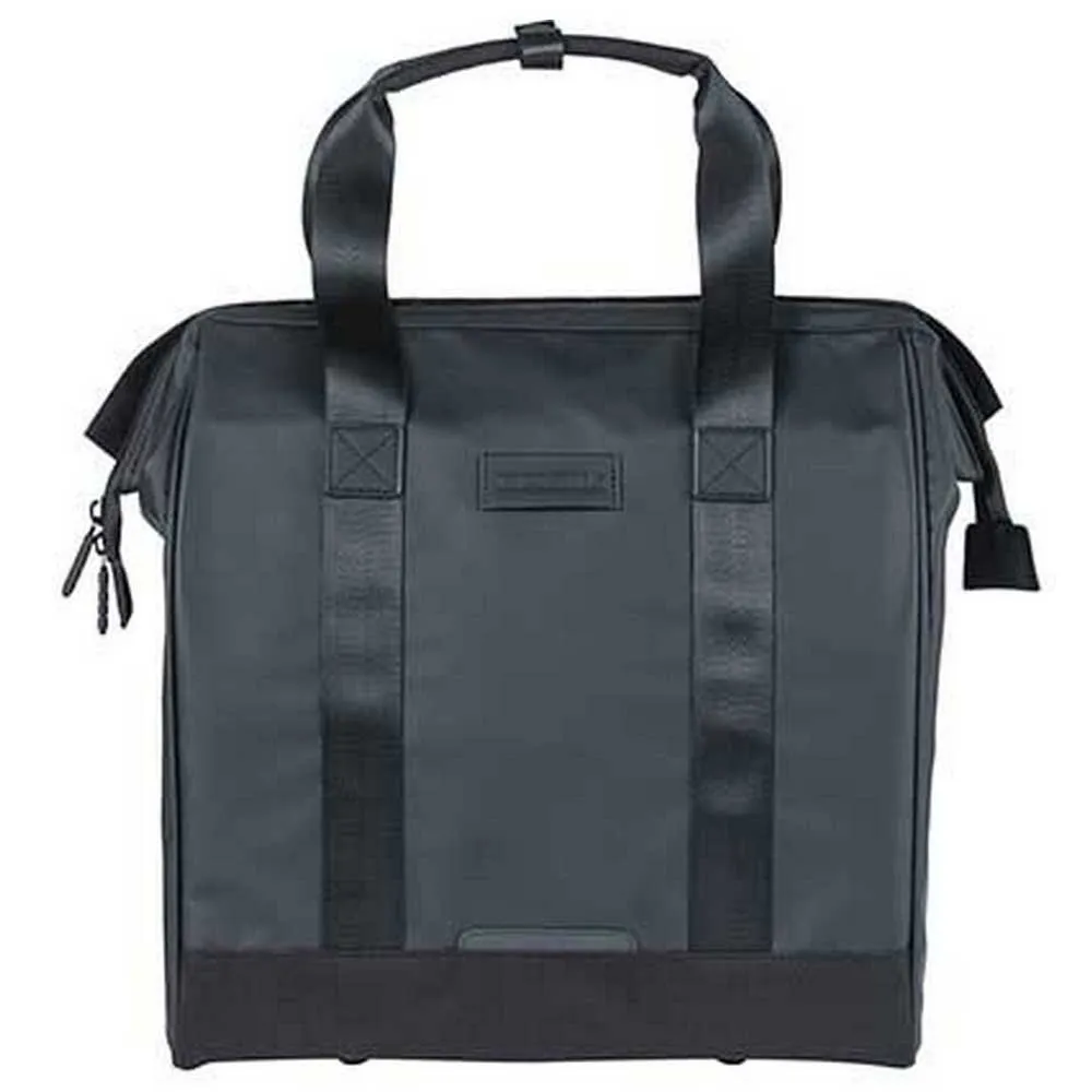 Basil Grand Tarpaulin Hook-on Fahrradtasche 23l, Black / white, One Size Basil Grand Tarpaulin Hook-on Fahrradtasche 23l, Black / white, One Size