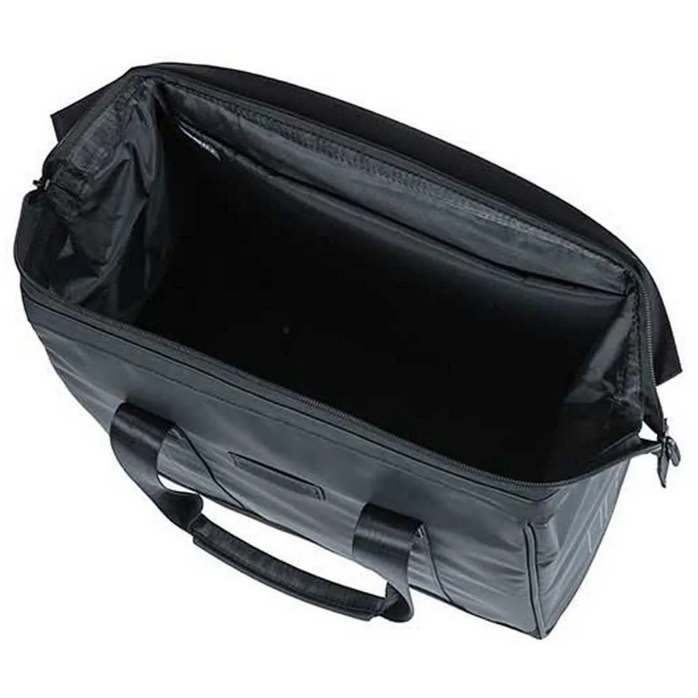 Basil Grand Tarpaulin Hook-on Fahrradtasche 23l, Black / white, One Size Basil Grand Tarpaulin Hook-on Fahrradtasche 23l, Black / white, One Size
