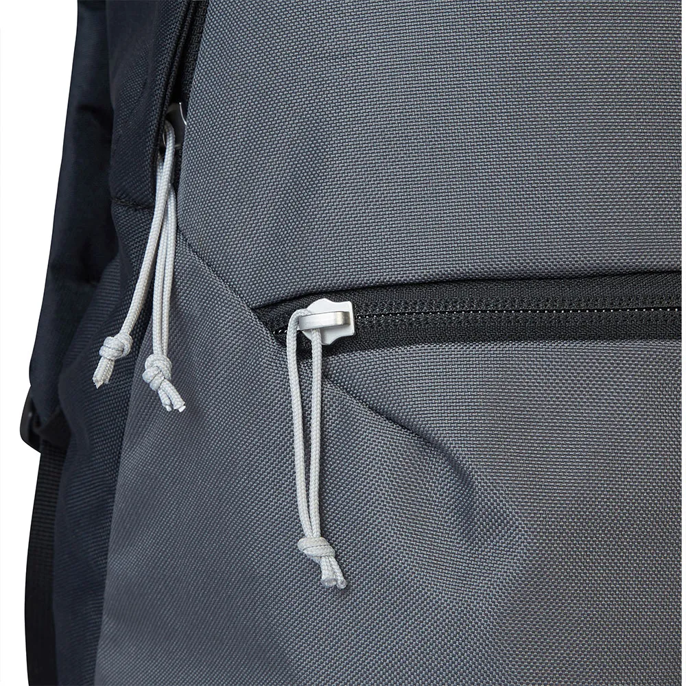 Berghaus Logo Recognition 25l Rucksack, Jet black / grey pinstripe Berghaus Logo Recognition 25l Rucksack, Jet black / grey pinstripe