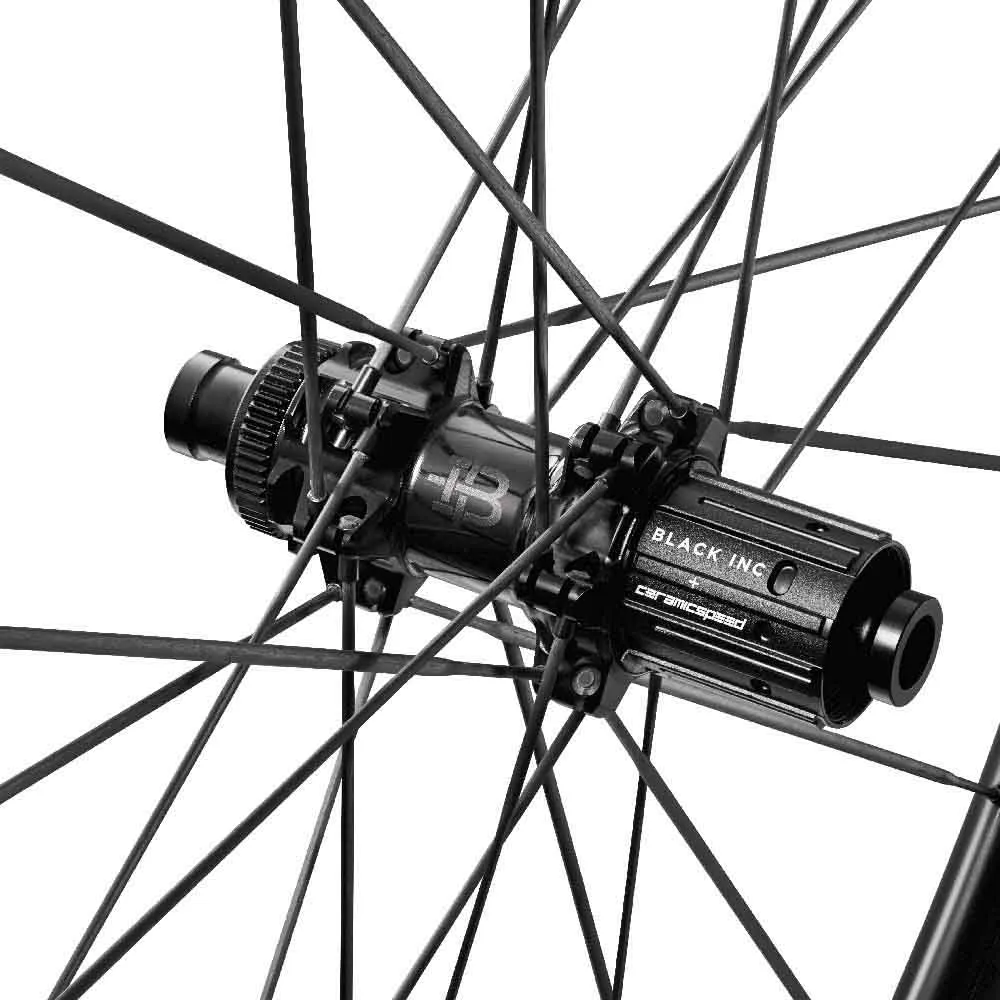 Black Inc 28|33 Cl Disc Tubeless Rennrad Laufradsatz, Black, 12 x 100/12 x 142mm, Shimano/Sram HG Black Inc 28|33 Cl Disc Tubeless Rennrad Laufradsatz, Black, 12 x 100/12 x 142mm, Shimano/Sram HG
