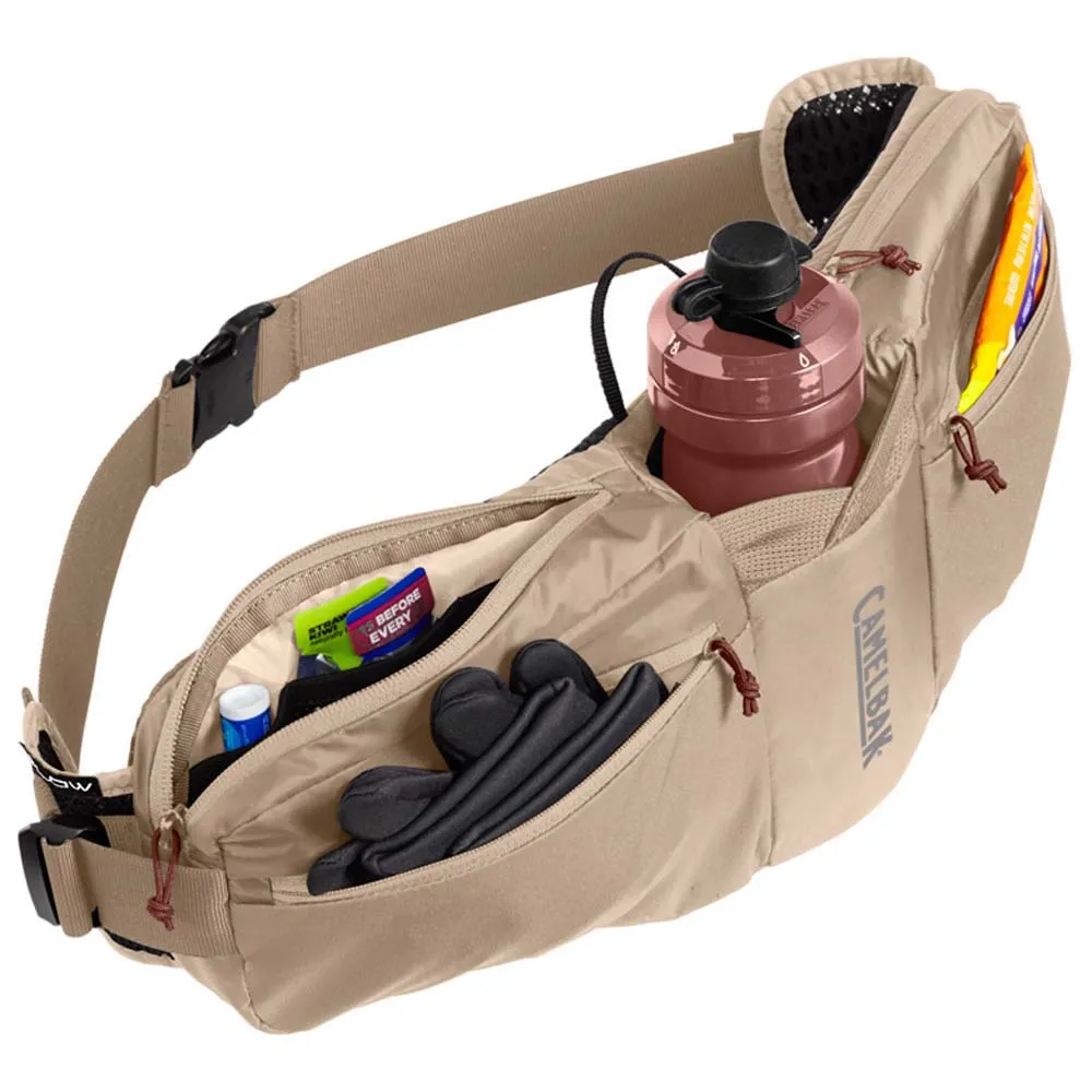 CamelBak Podium Flow 4 0.6l Gürteltasche, Sand / black
