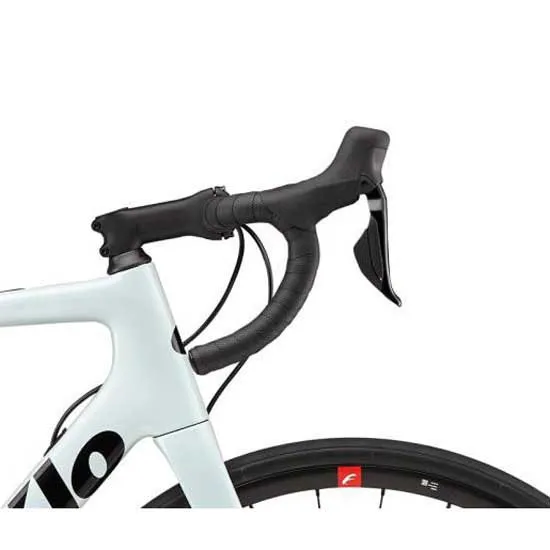Cervélo Caledonia 105 R7150 Di2 2023 Rennrad Cervélo Caledonia 105 R7150 Di2 2023 Rennrad