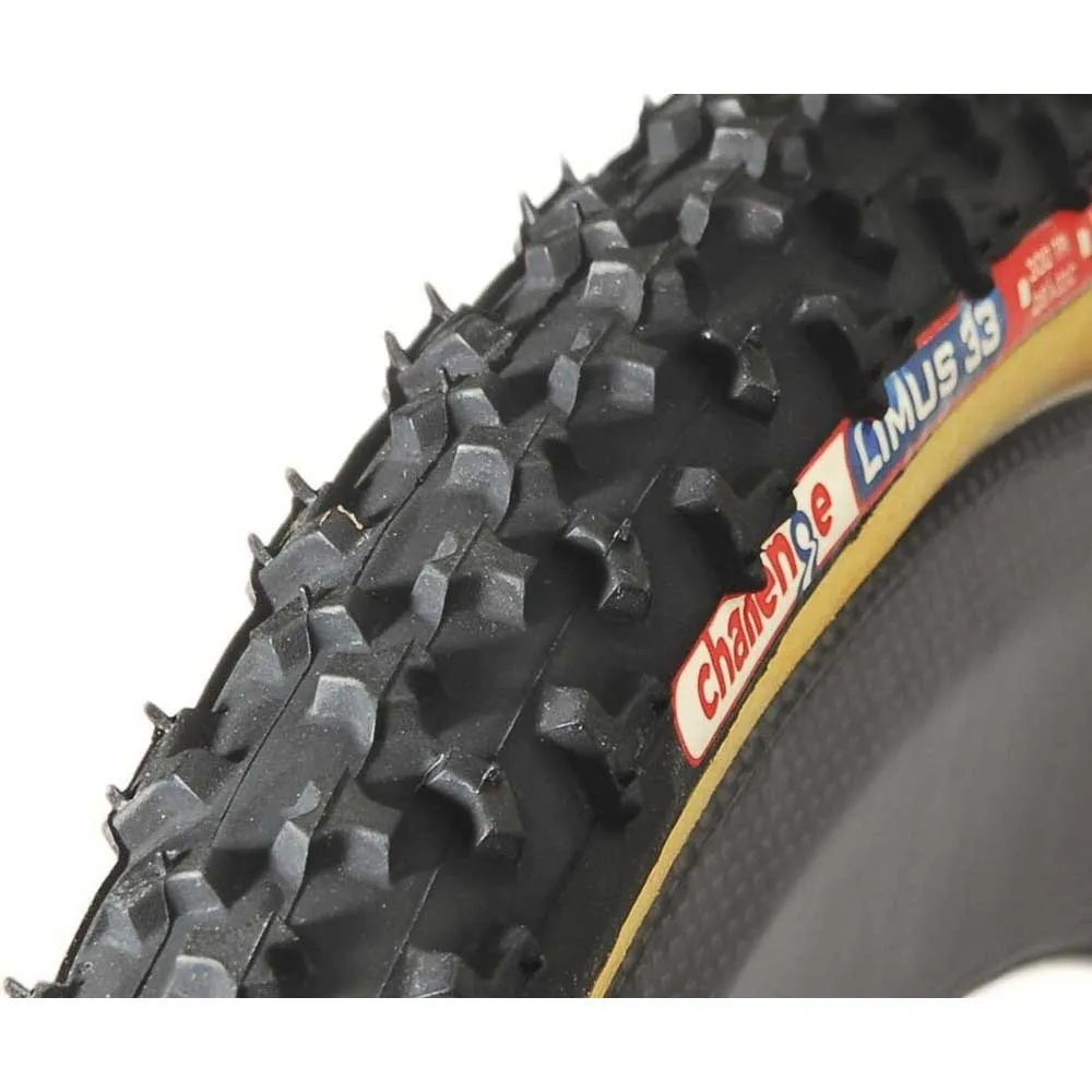 Challenge Limus Pro Tubular 700 X 33 Steifer Gravelreifen, Black / brown, 700 x 33 Challenge Limus Pro Tubular 700 X 33 Steifer Gravelreifen, Black / brown, 700 x 33