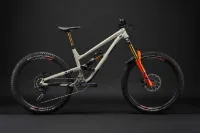 Commencal CLASH SIGNATURE CHALK 27,5" Diamant Commencal CLASH SIGNATURE CHALK 27,5" Diamant