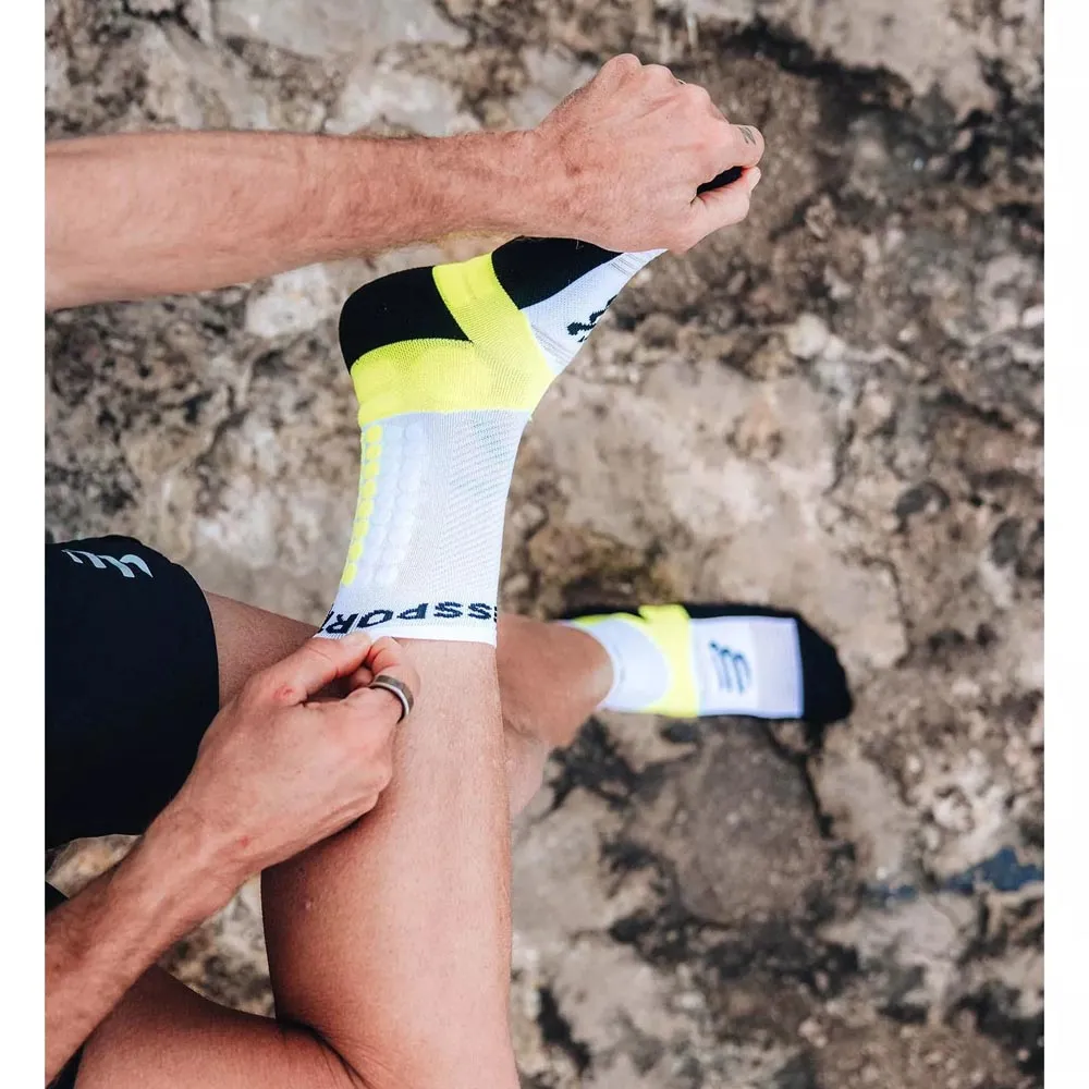 Compressport Sqtu355 Socken male, White / safe yellow
