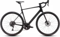 Cube Attain C:62 Race blackline 28" Diamant