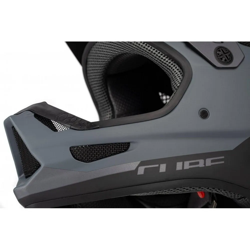 Cube Status X 100% Downhillhelm Cube Status X 100% Downhillhelm