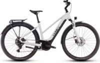 Cube Touring Hybrid ONE 500 deepsea and chrome 2025 28" 500 Wh Trapez Cube Touring Hybrid ONE 500 deepsea and chrome 2025 28" 500 Wh Trapez