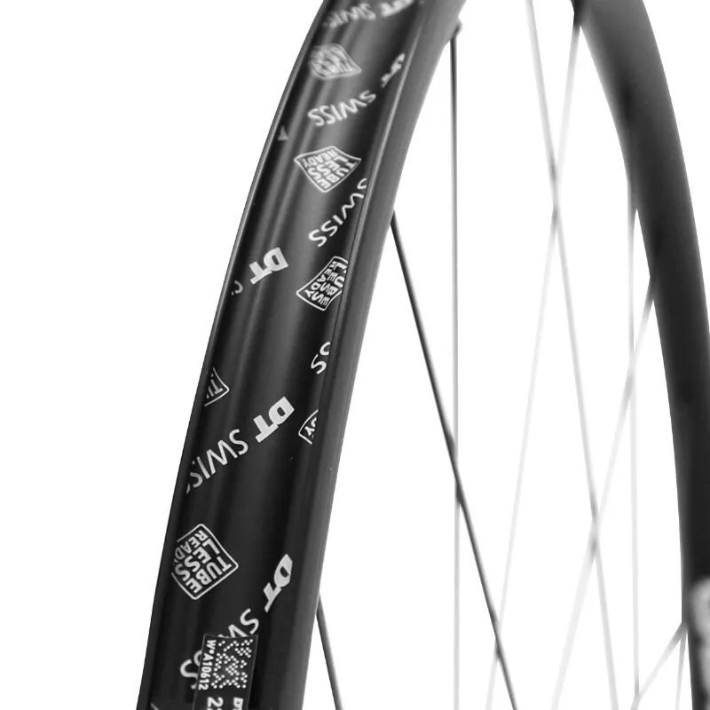 DT Swiss P 1800 Spline 20 700 Cl Disc Tubeless Rennrad-hinterrad DT Swiss P 1800 Spline 20 700 Cl Disc Tubeless Rennrad-hinterrad