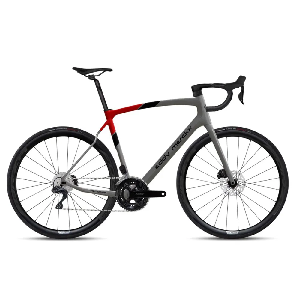 Eddy Merckx Mendrisio 105 Di2 2024 Rennrad, Empress grey metallic / red / black Eddy Merckx Mendrisio 105 Di2 2024 Rennrad, Empress grey metallic / red / black