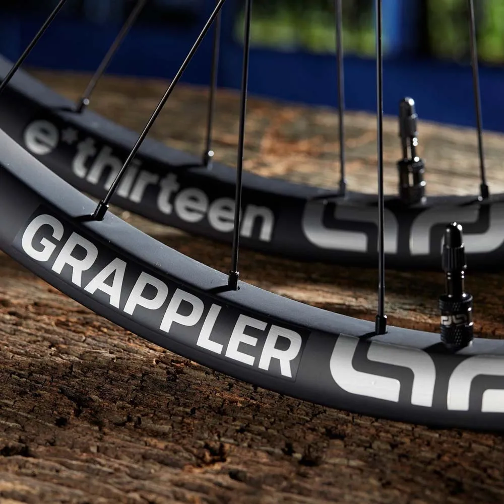 e*thirteen Grappler Race Carbon E-spec 29´´ Vorderrad, Black, 15 x 110mm e*thirteen Grappler Race Carbon E-spec 29´´ Vorderrad, Black, 15 x 110mm
