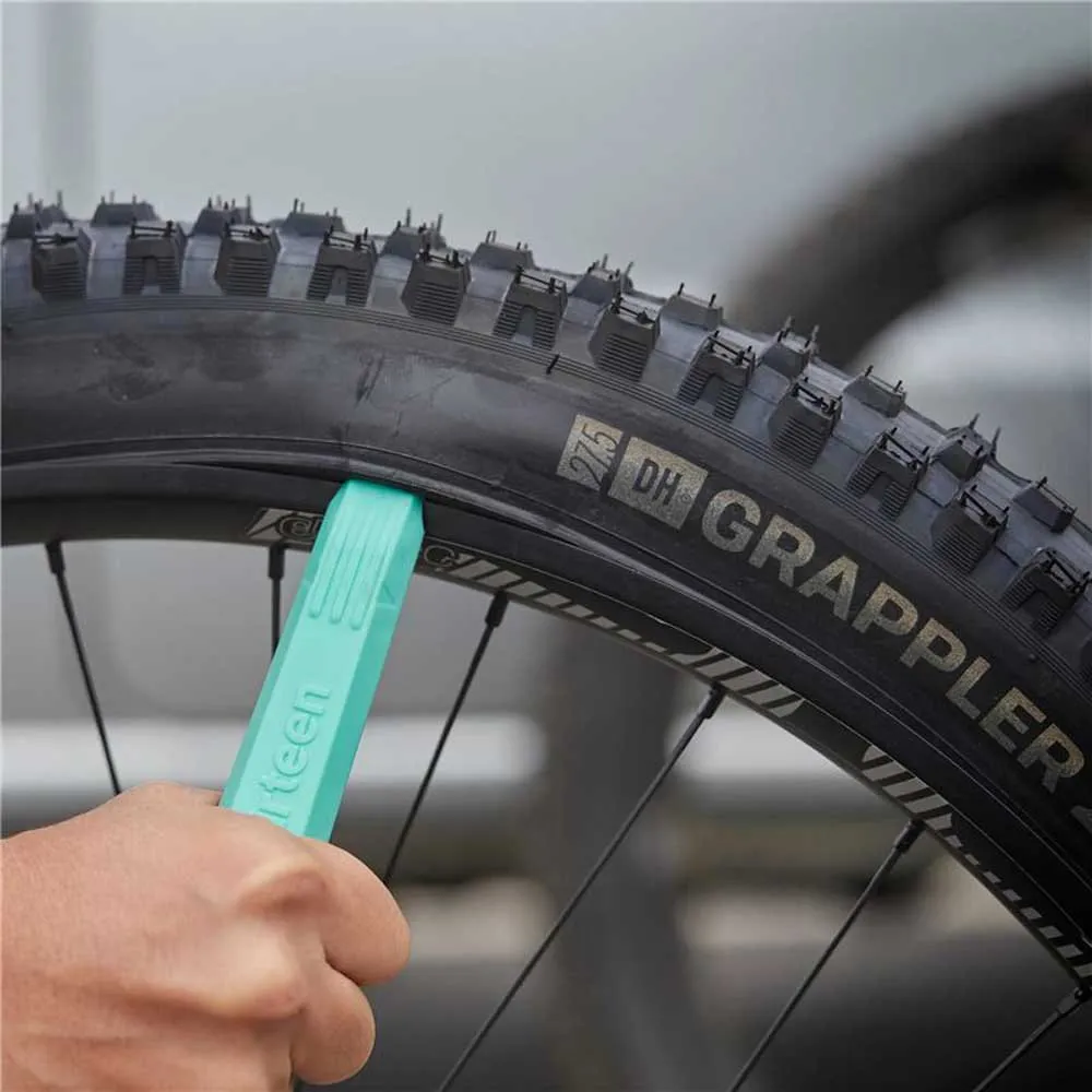 e*thirteen Reifenheber & Tubeless-reifenreparaturset, Red / green, One Size e*thirteen Reifenheber & Tubeless-reifenreparaturset, Red / green, One Size