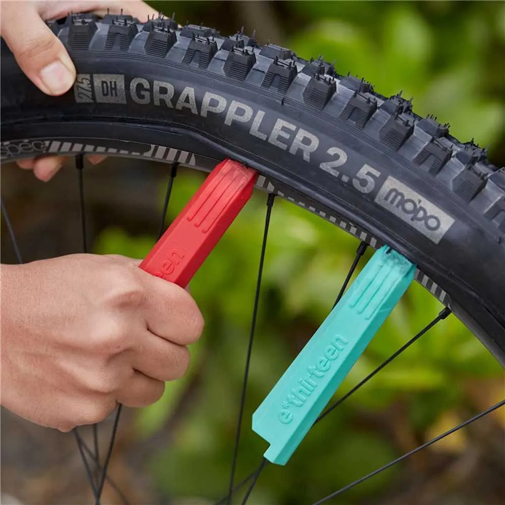 e*thirteen Reifenheber & Tubeless-reifenreparaturset, Red / green, One Size e*thirteen Reifenheber & Tubeless-reifenreparaturset, Red / green, One Size