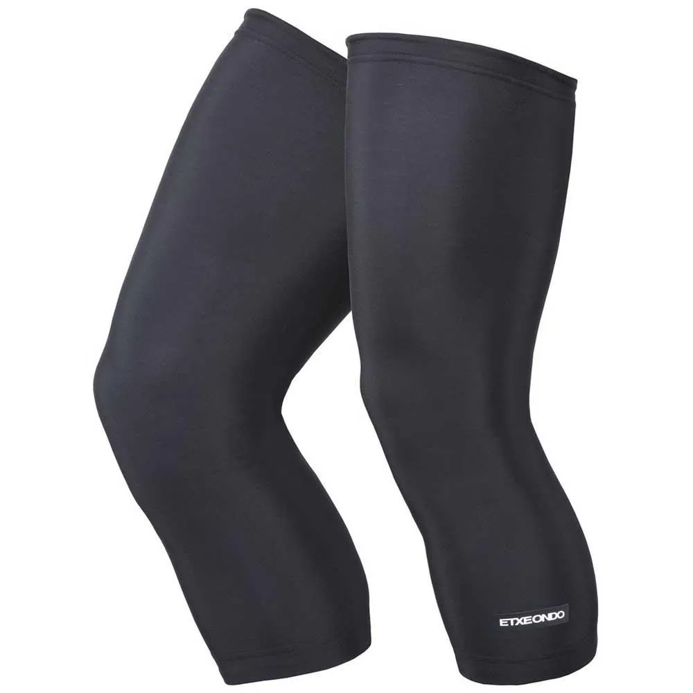 Etxeondo Ibai Kniewärmer, Black Etxeondo Ibai Kniewärmer, Black