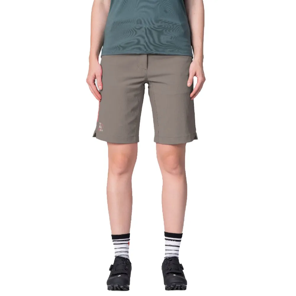 Hannah Sia Kurze Hose