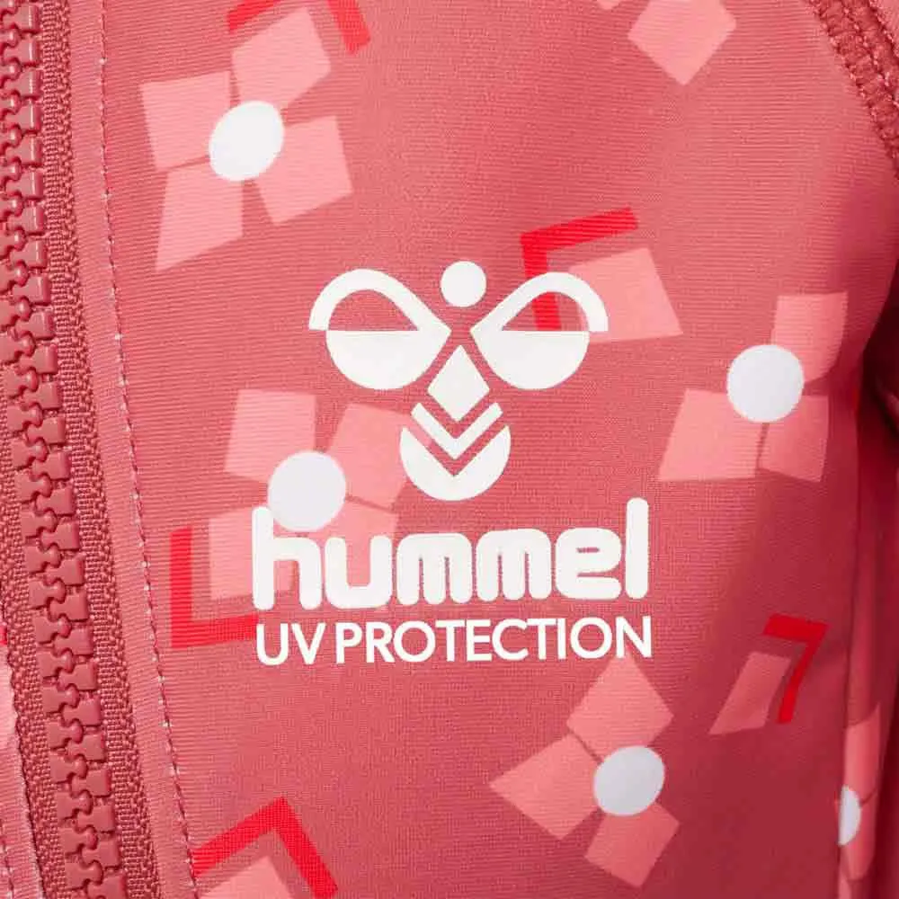 Hummel Cala Uv-kurzarm-overall, Dusty cedar, 9-12MON Hummel Cala Uv-kurzarm-overall, Dusty cedar, 9-12MON