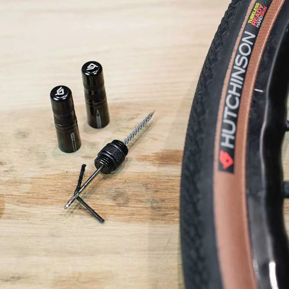 Hutchinson Reparatursatz Tubeless + 10 Tubeless Stopfen, Schwarz Hutchinson Reparatursatz Tubeless + 10 Tubeless Stopfen, Schwarz