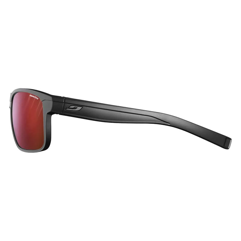 Julbo Renegade Photochrome Polarisierte Sonnenbrille, Black / dark red, Reactiv/CAT0-3 HC Julbo Renegade Photochrome Polarisierte Sonnenbrille, Black / dark red, Reactiv/CAT0-3 HC