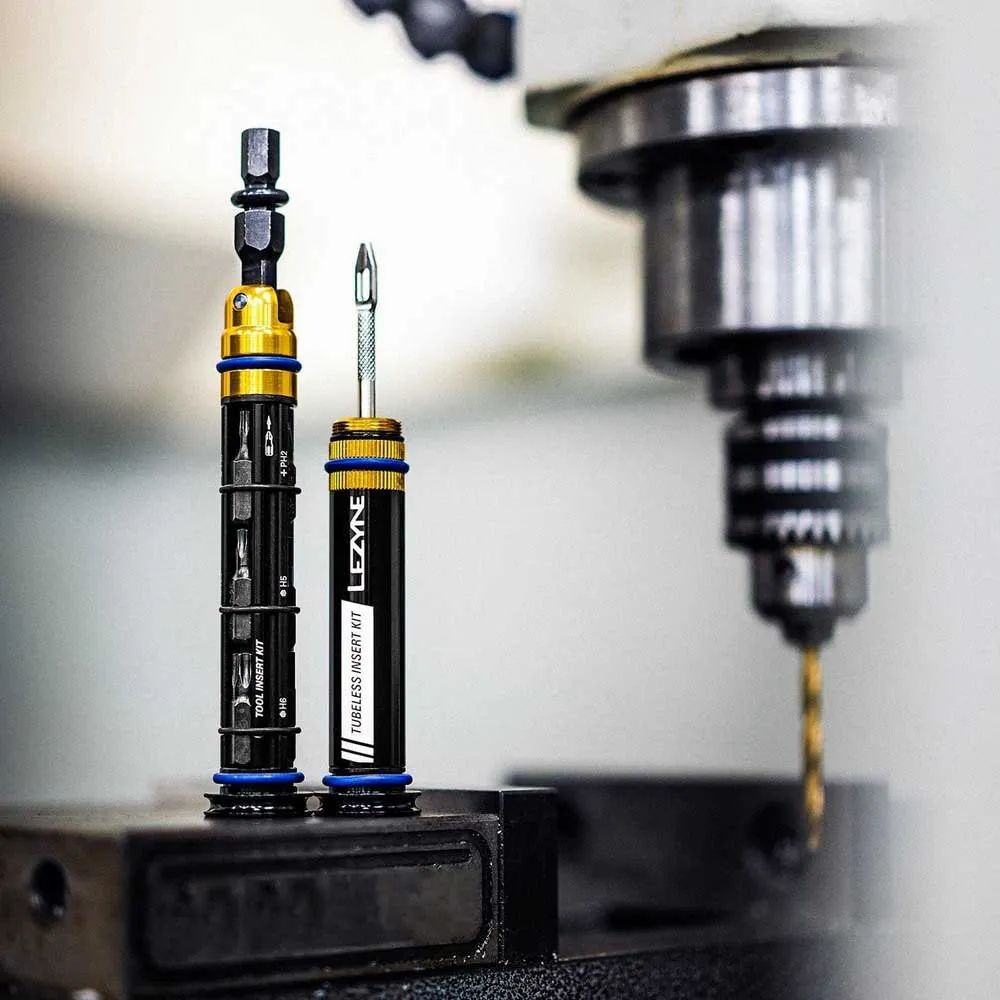 Lezyne Dual Insert Kit Multitool und Tubeless Reparaturset Lezyne Dual Insert Kit Multitool und Tubeless Reparaturset