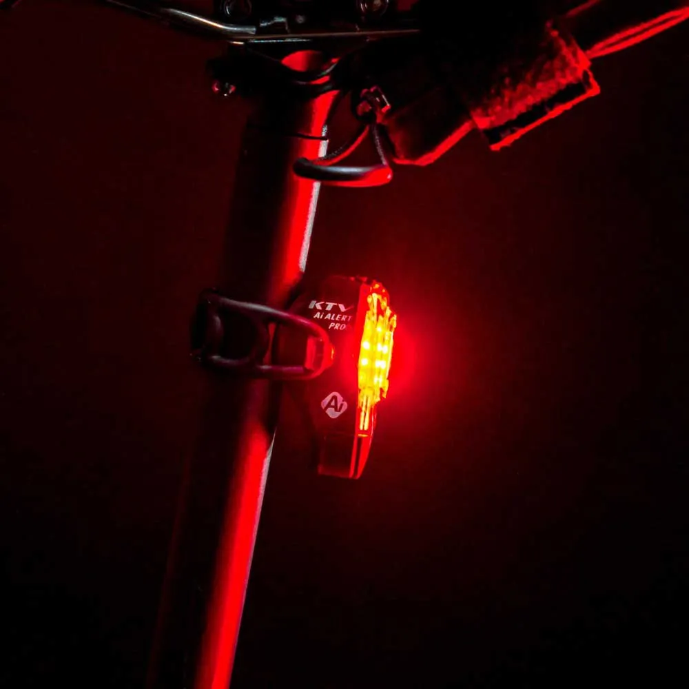 Lezyne Ktv Drive Pro + Ai Alert Rücklicht, Red / black, 150 Lumina Lezyne Ktv Drive Pro + Ai Alert Rücklicht, Red / black, 150 Lumina