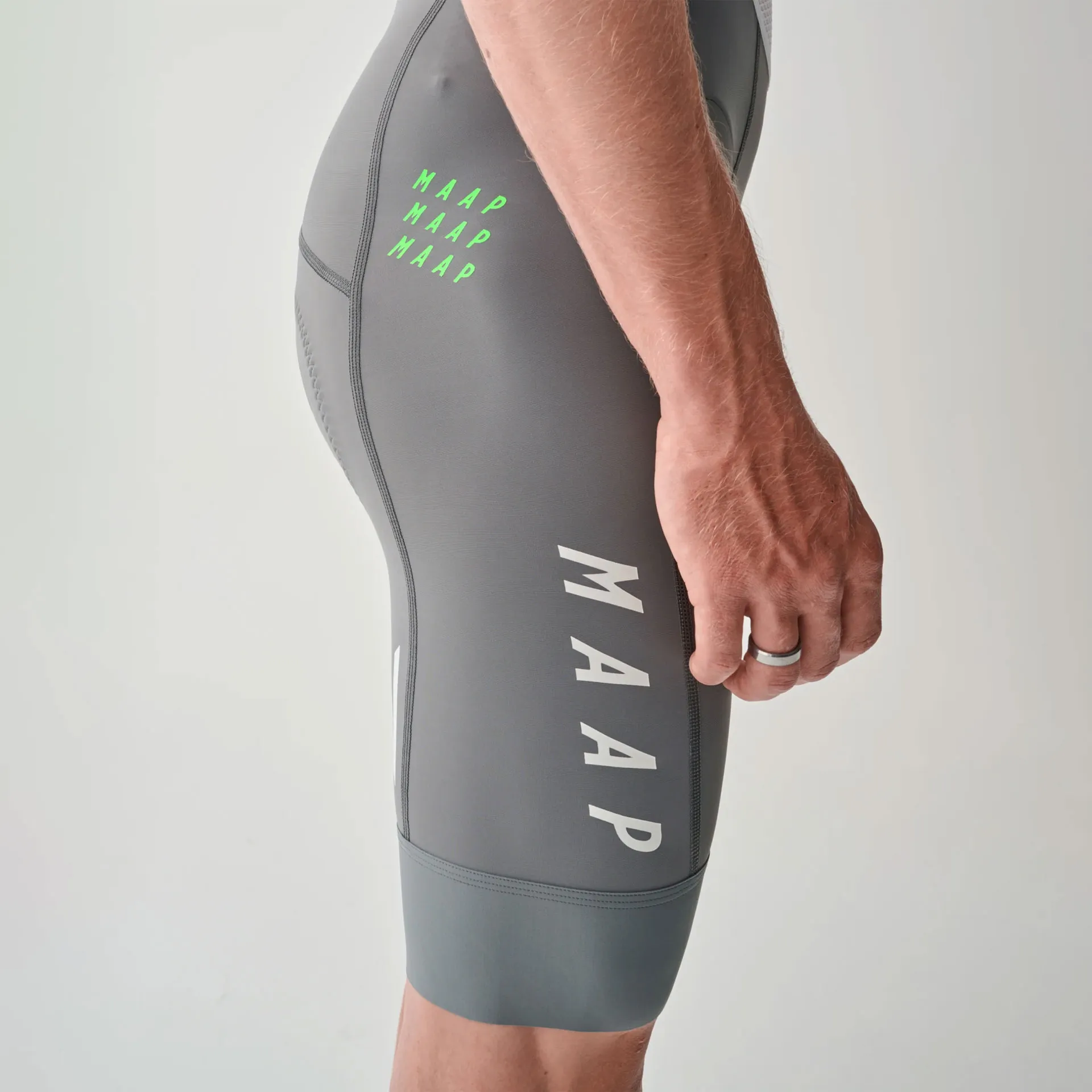 MAAP World Tour Team Kurze Trägerhose Evo, Shadow/weiß