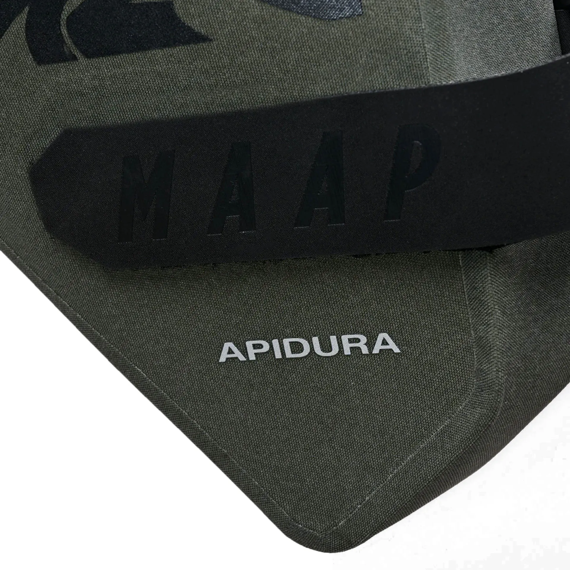 MAAP x Apidura Frame Bag 1 L Bikepacking Rahmentasche, Loam MAAP x Apidura Frame Bag 1 L Bikepacking Rahmentasche, Loam