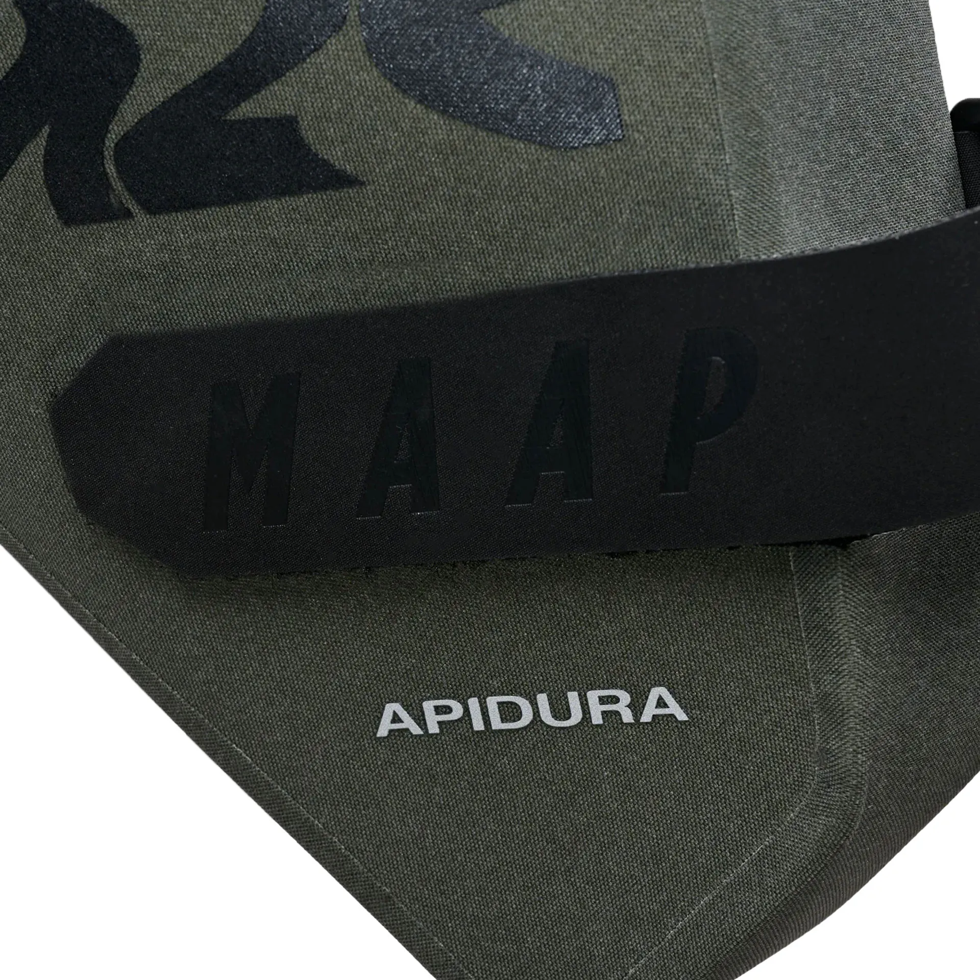 MAAP x Apidura Saddle Pack 7 L Bikepacking Satteltasche, Loam MAAP x Apidura Saddle Pack 7 L Bikepacking Satteltasche, Loam