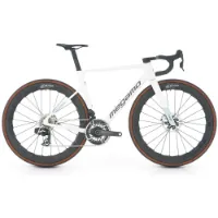Megamo Pulse 00 Red Axs 2025 Rennrad Megamo Pulse 00 Red Axs 2025 Rennrad