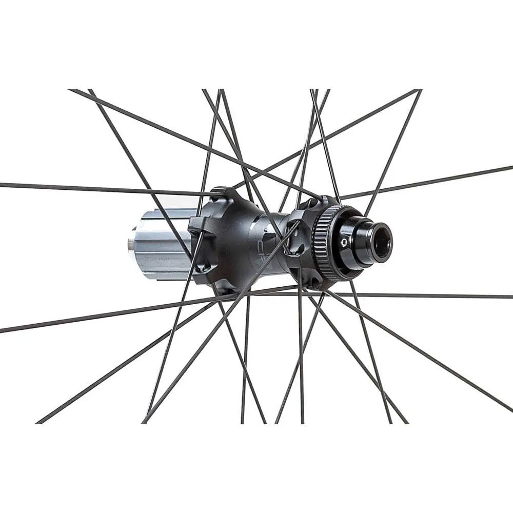 Miche Graff Aero Carbon Cl Disc Tubeless Gravel-laufradsatz, Black, 12 x 100/12 x 142mm, Shimano/Sram HG Miche Graff Aero Carbon Cl Disc Tubeless Gravel-laufradsatz, Black, 12 x 100/12 x 142mm, Shimano/Sram HG