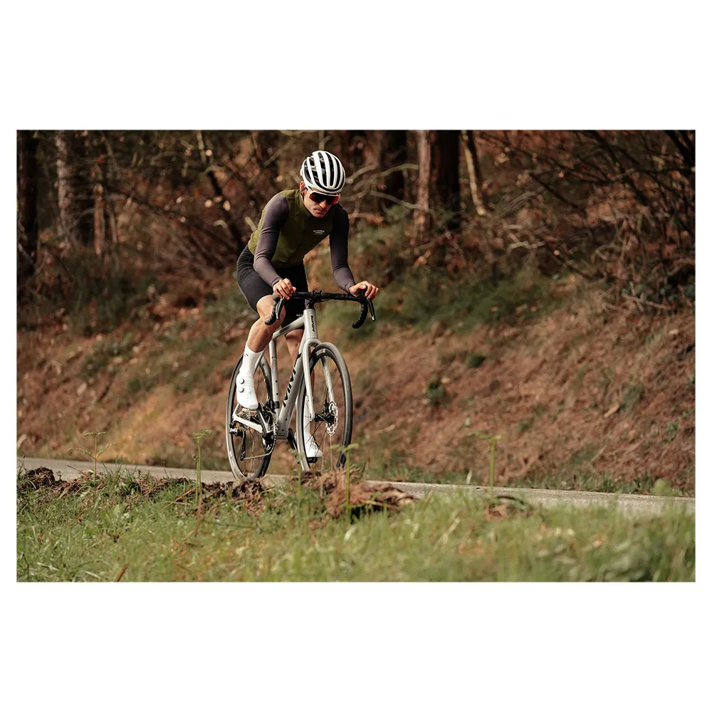 MMR Grand Tour 00 Ultegra Di2 Rd-8150 2025 Rennrad MMR Grand Tour 00 Ultegra Di2 Rd-8150 2025 Rennrad