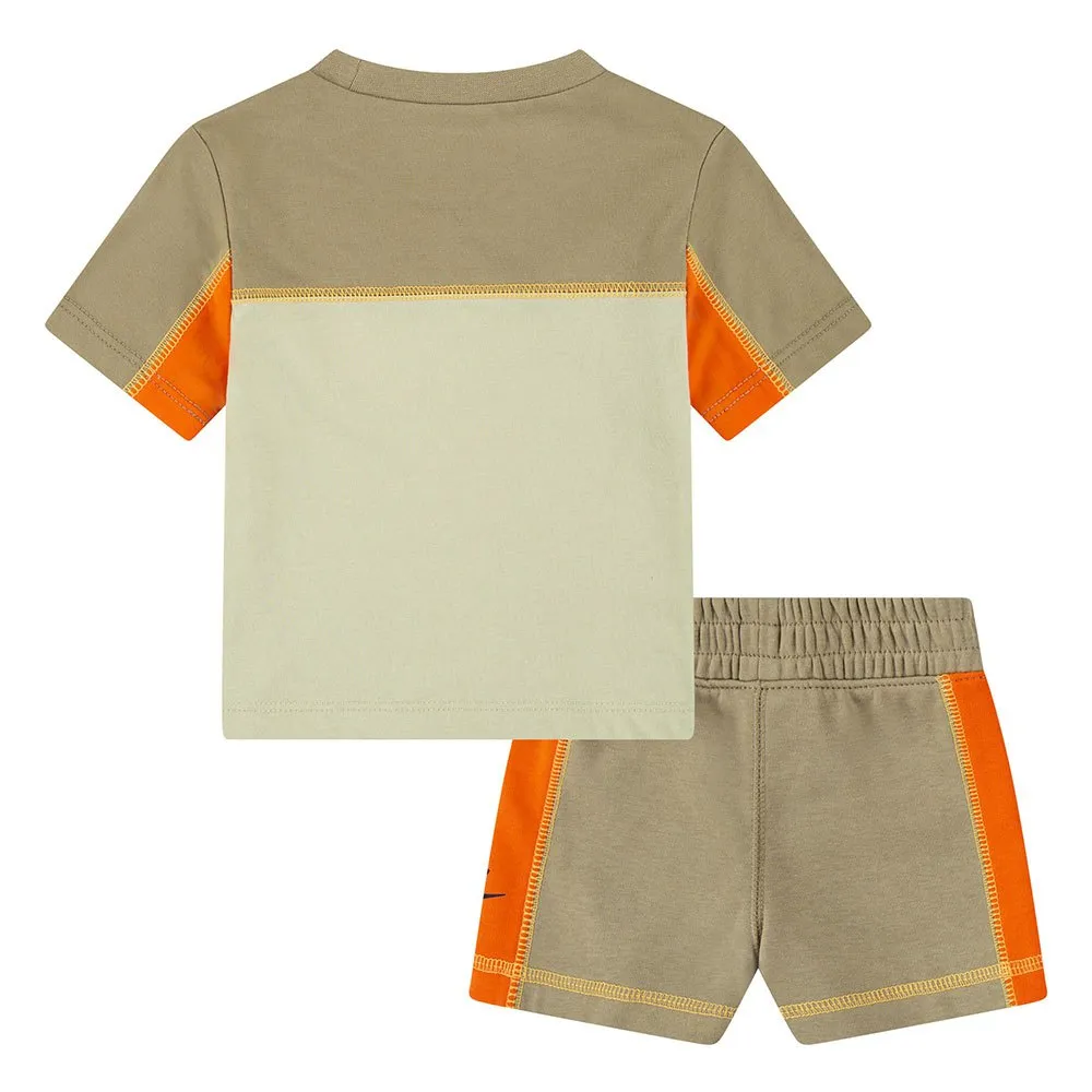 Nike 66m035 Nsw Reimagine Kurzarm-set, Neutral olive, 24MON Nike 66m035 Nsw Reimagine Kurzarm-set, Neutral olive, 24MON