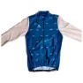 Blue / white
