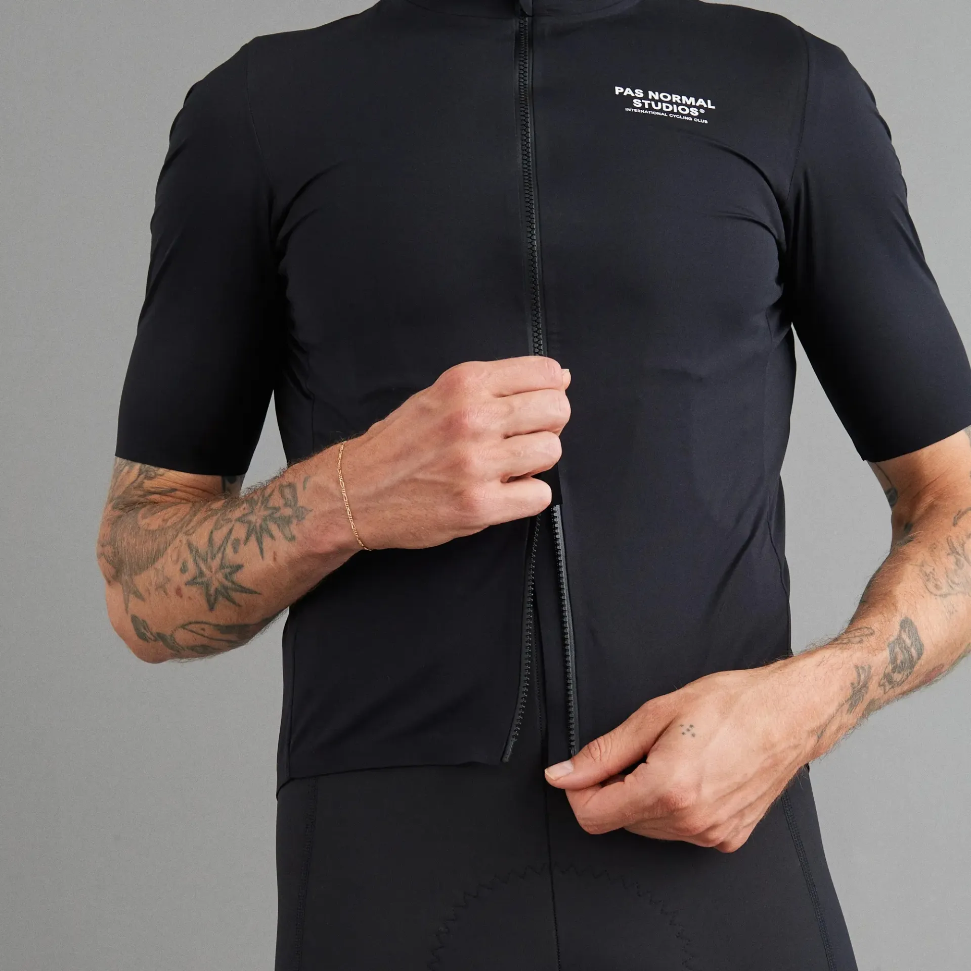 Pas Normal Studios Mens Mechanism Pro Rain Jersey Herren Regentrikot Pas Normal Studios Mens Mechanism Pro Rain Jersey Herren Regentrikot