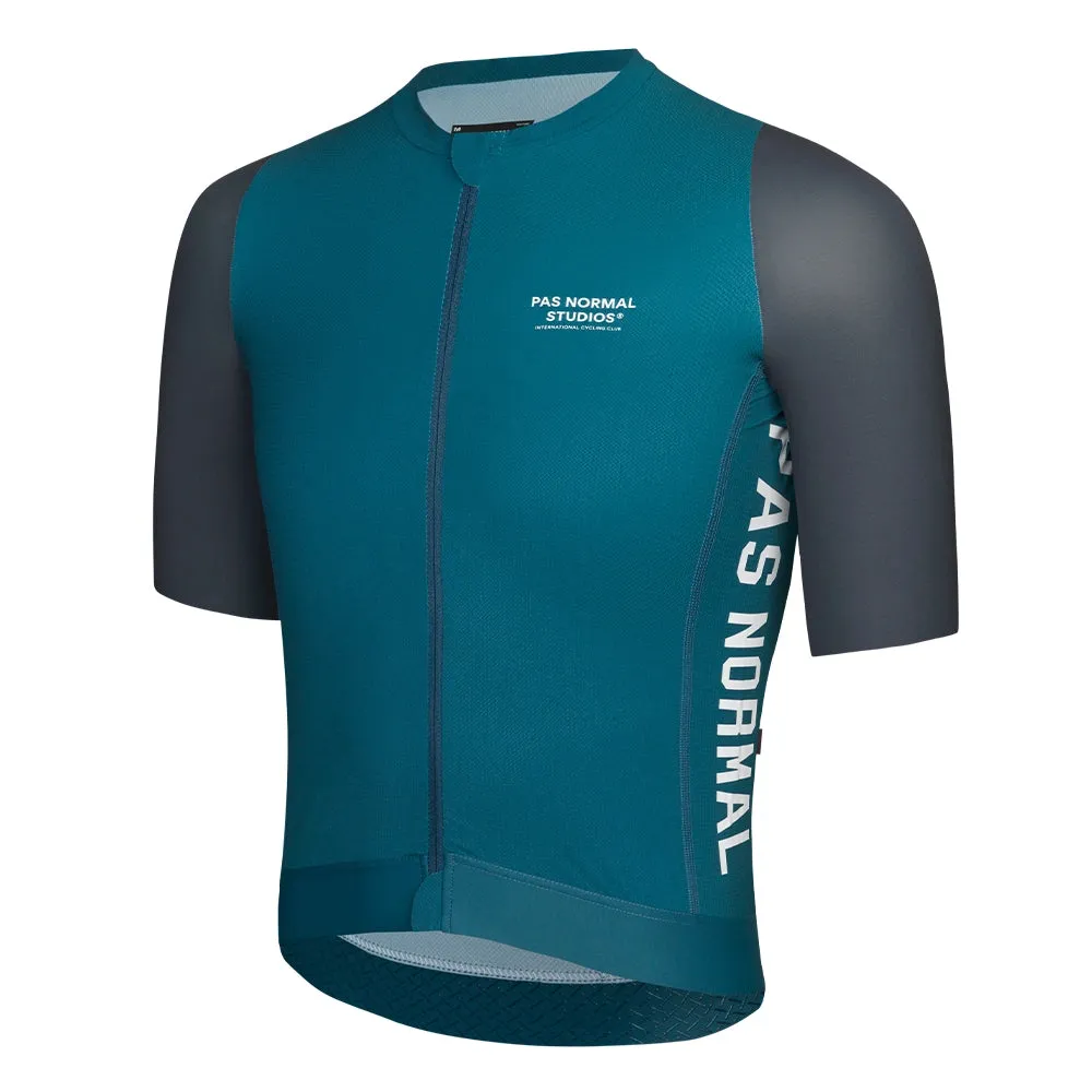 Pas Normal Studios Solitude Midsummer SS23 Fahrradtrikot, Classic blau Pas Normal Studios Solitude Midsummer SS23 Fahrradtrikot, Classic blau