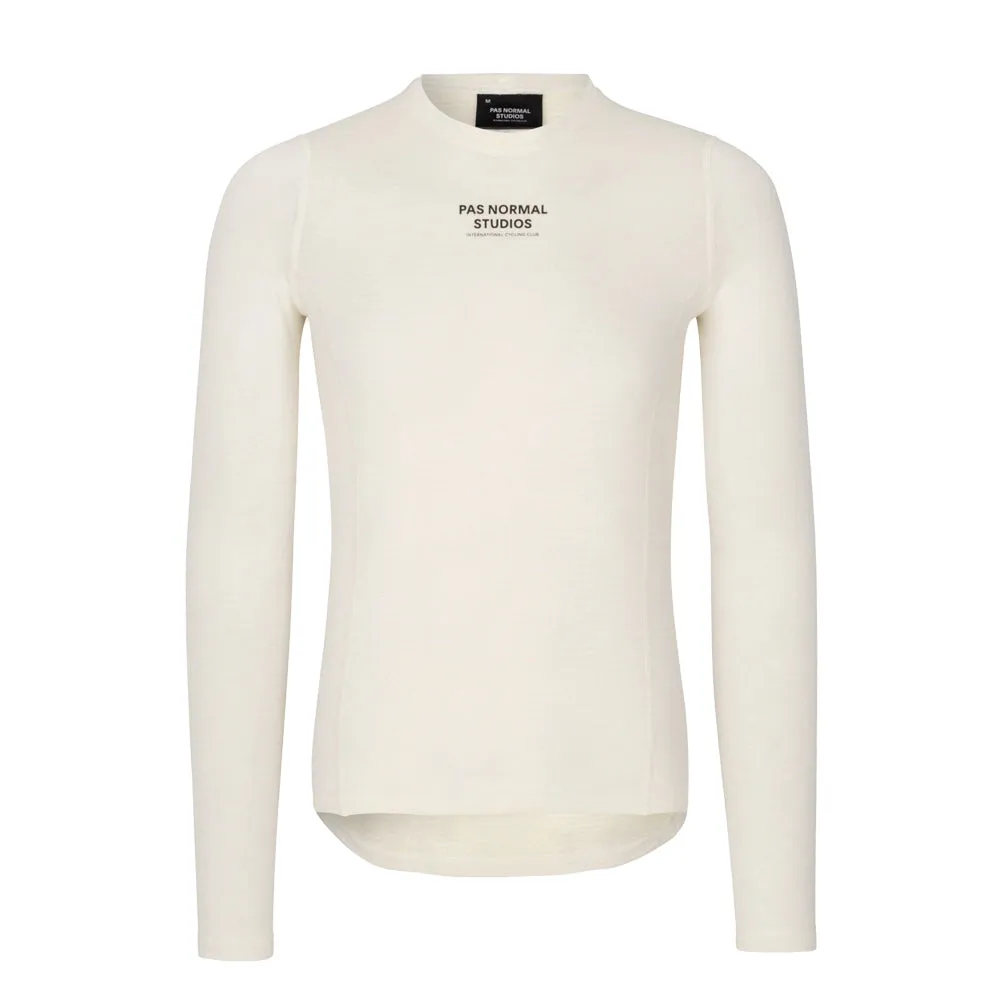 Pas Normal Studios Thermal Langarmshirt für Frauen Funktionsunterwäsche AW23, Cremeweiß Pas Normal Studios Thermal Langarmshirt für Frauen Funktionsunterwäsche AW23, Cremeweiß