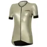 Light gold / black