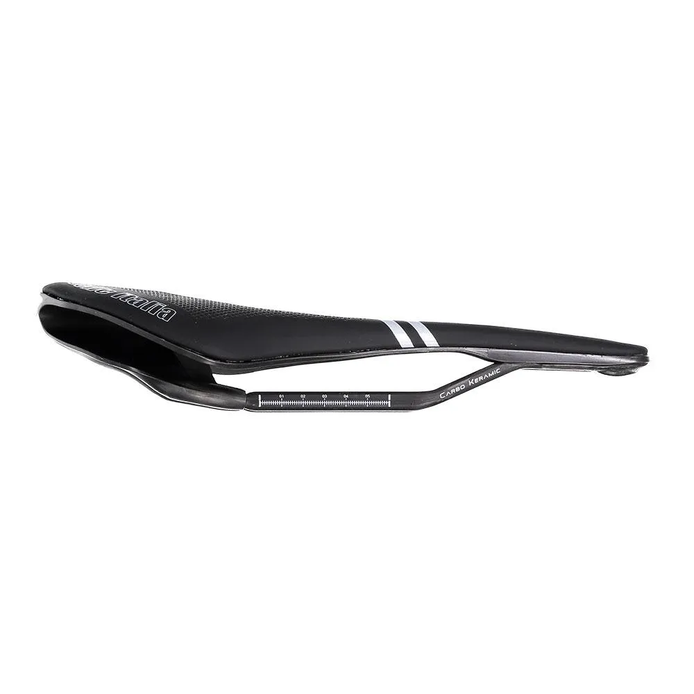 Selle Italia Sp-01 Kit Carbon Superflow Sattel, Black, One Size Selle Italia Sp-01 Kit Carbon Superflow Sattel, Black, One Size