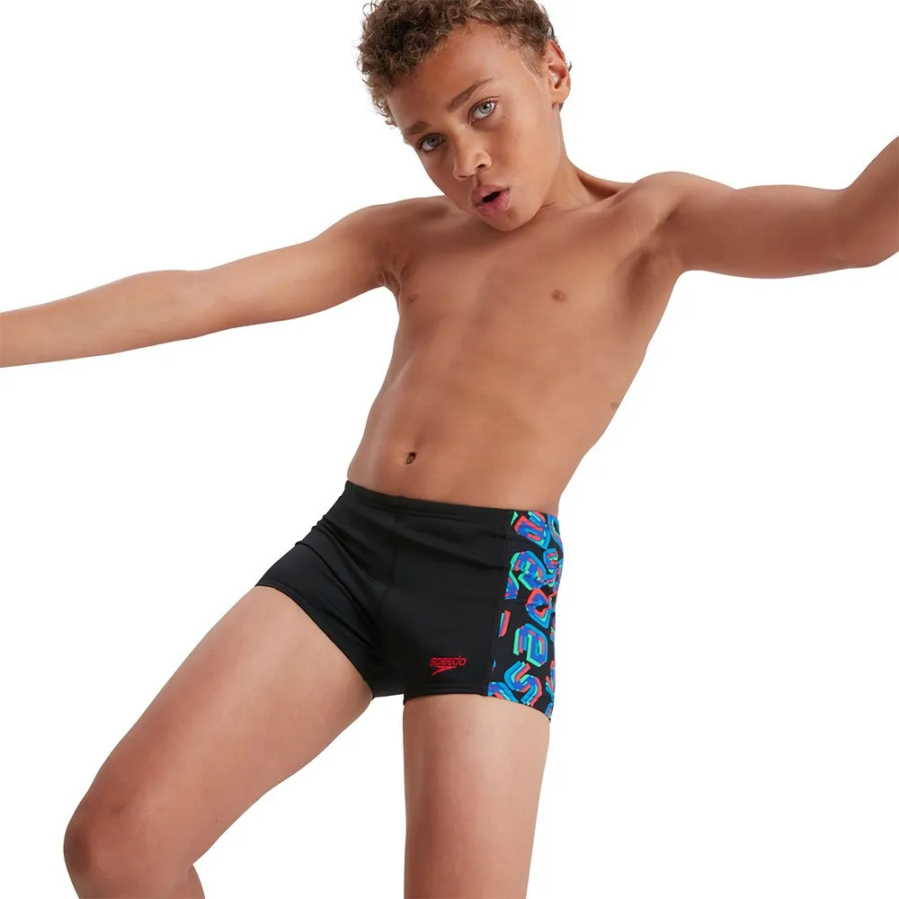 Speedo Digi Allover Panel Badehose Boxer, Black / lava red / neon absinthe / lapis blue / blue flame, 5-6Y Speedo Digi Allover Panel Badehose Boxer, Black / lava red / neon absinthe / lapis blue / blue flame, 5-6Y