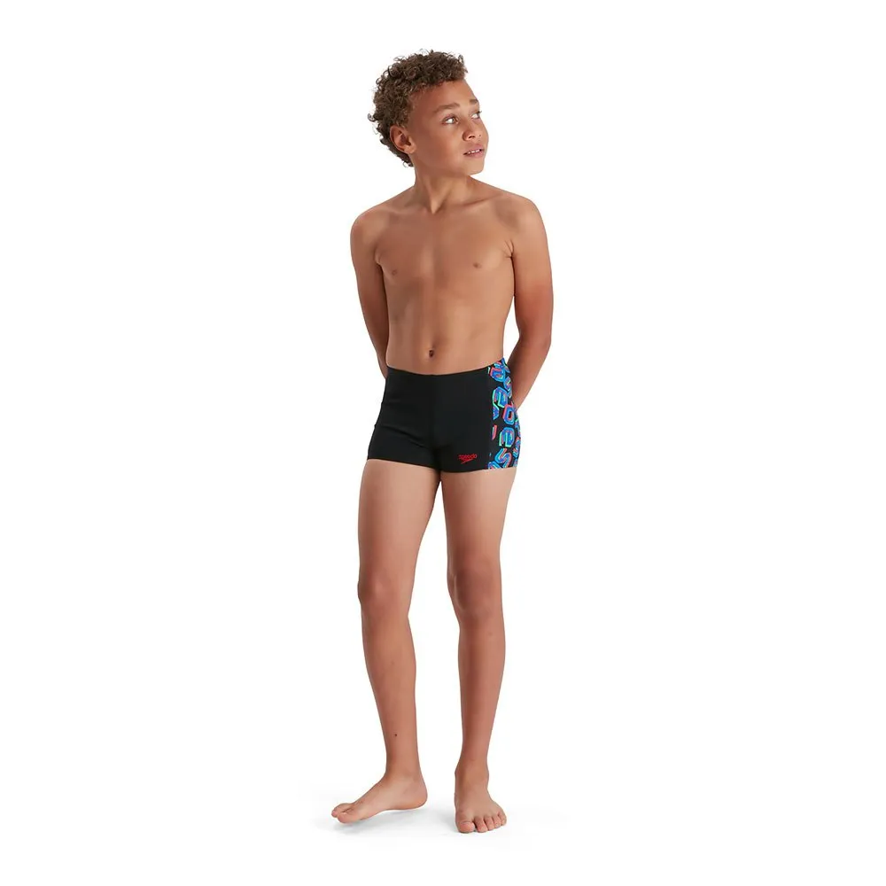Speedo Digi Allover Panel Badehose Boxer, Black / lava red / neon absinthe / lapis blue / blue flame, 5-6Y Speedo Digi Allover Panel Badehose Boxer, Black / lava red / neon absinthe / lapis blue / blue flame, 5-6Y