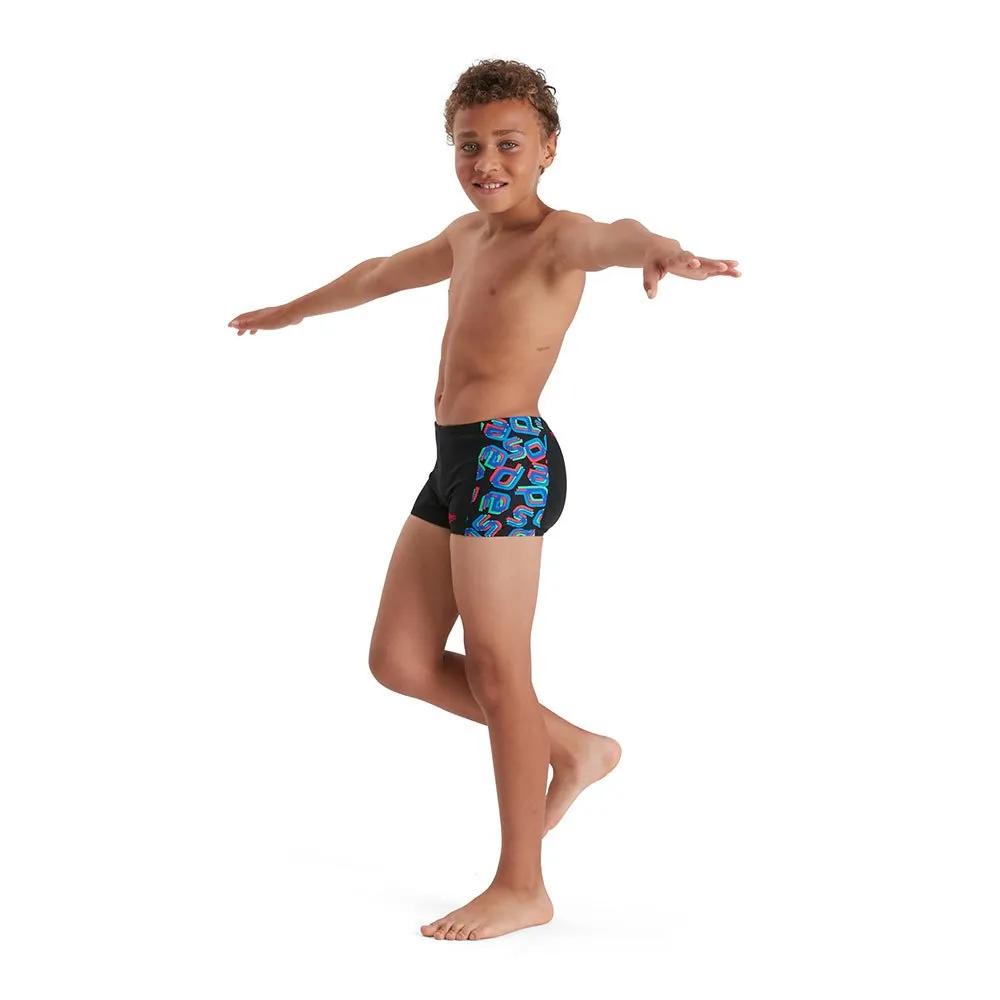 Speedo Digi Allover Panel Badehose Boxer, Black / lava red / neon absinthe / lapis blue / blue flame, 5-6Y Speedo Digi Allover Panel Badehose Boxer, Black / lava red / neon absinthe / lapis blue / blue flame, 5-6Y