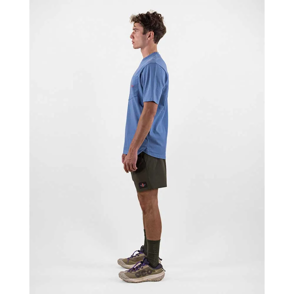 The Mountain Studio Pocket Kurzarm-t-shirt