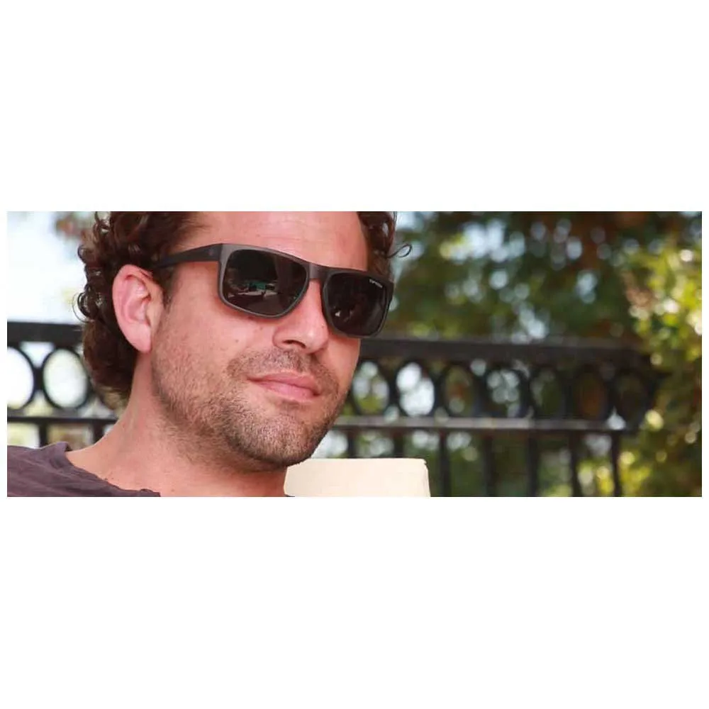 Tifosi Swick Photochrome Sonnenbrille, Black out, Smoke Fototec/CAT1-3 Tifosi Swick Photochrome Sonnenbrille, Black out, Smoke Fototec/CAT1-3
