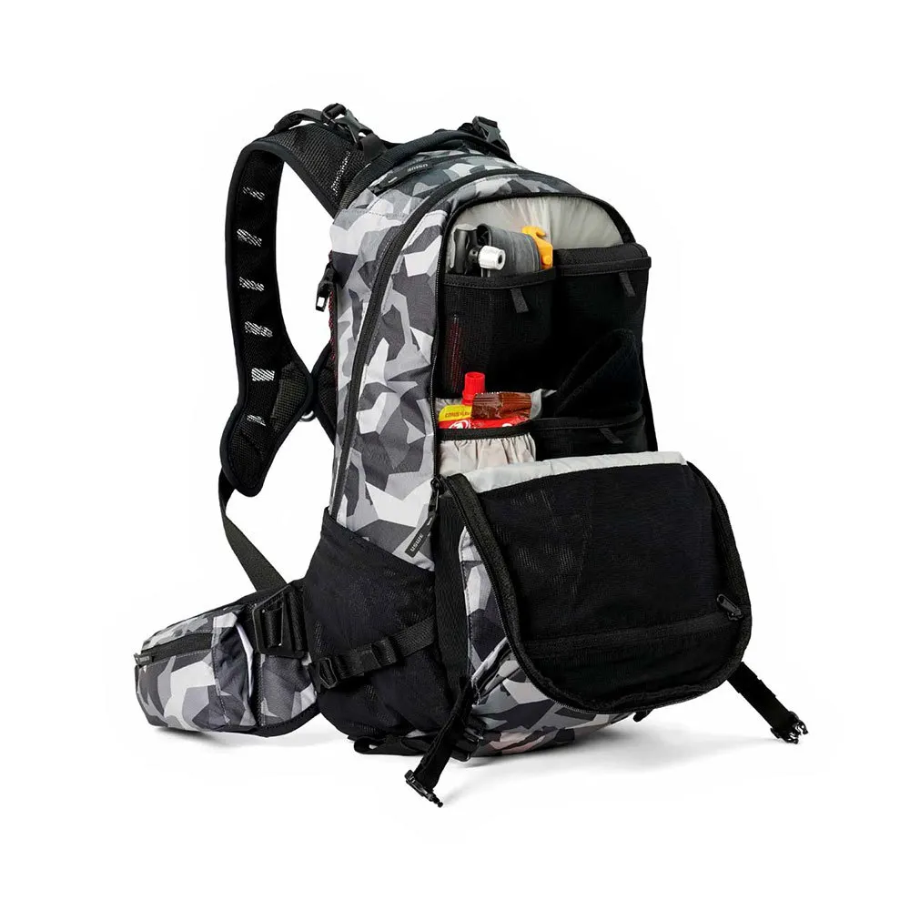 USWE Shred Mtb Rucksack 16l, Camo / black, One Size USWE Shred Mtb Rucksack 16l, Camo / black, One Size